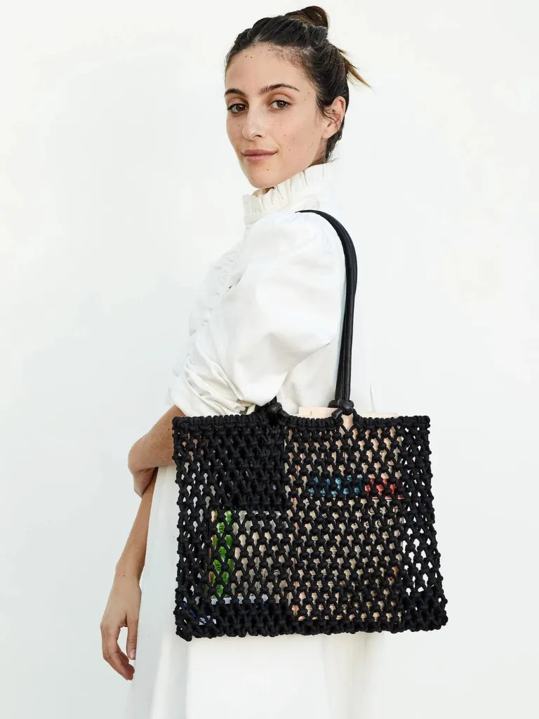 Sandy Woven Tote in Black